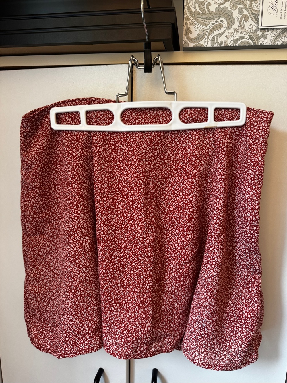 Abercrombie & Fitch Red Micro-Floral Mini Skort